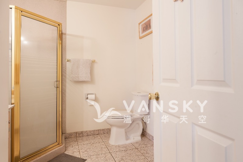 250305195925_bathroom picture 1.jpg